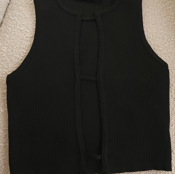 Lioness Resurgance Crop Top - Picture 4 of 6